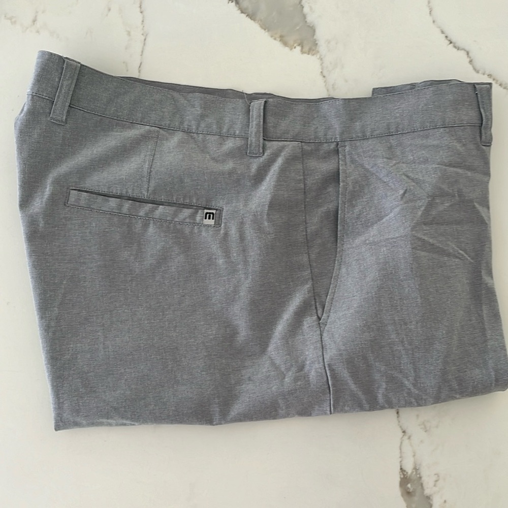 Men’s Travis, Matthew shorts size 38 EUC